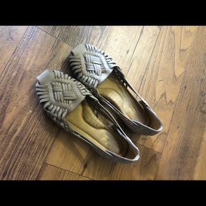 Natural soul size 8 sandals